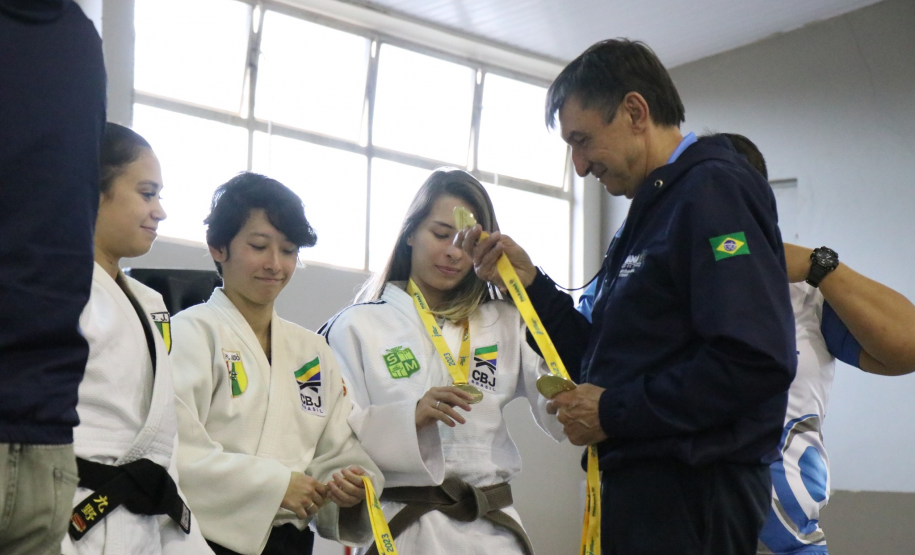 O segundo dia de competição dos Jogos Universitários do Paraná foi marcado pelo encerramento das modalidades individuais.