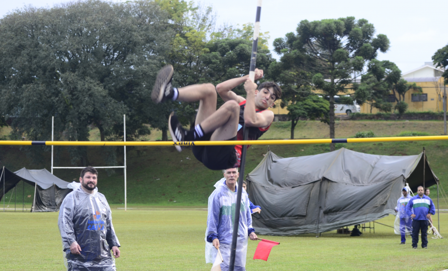 O segundo dia de competição dos Jogos Universitários do Paraná foi marcado pelo encerramento das modalidades individuais.