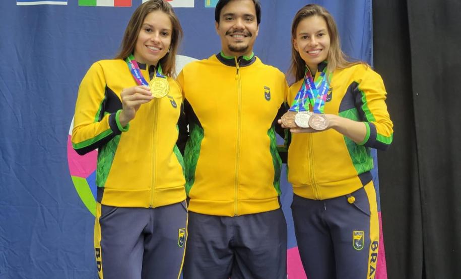 Gêmeas da natação paranaense: Débora e Beatriz Carneiro fazem dobradinha em Mundial Paralímpico