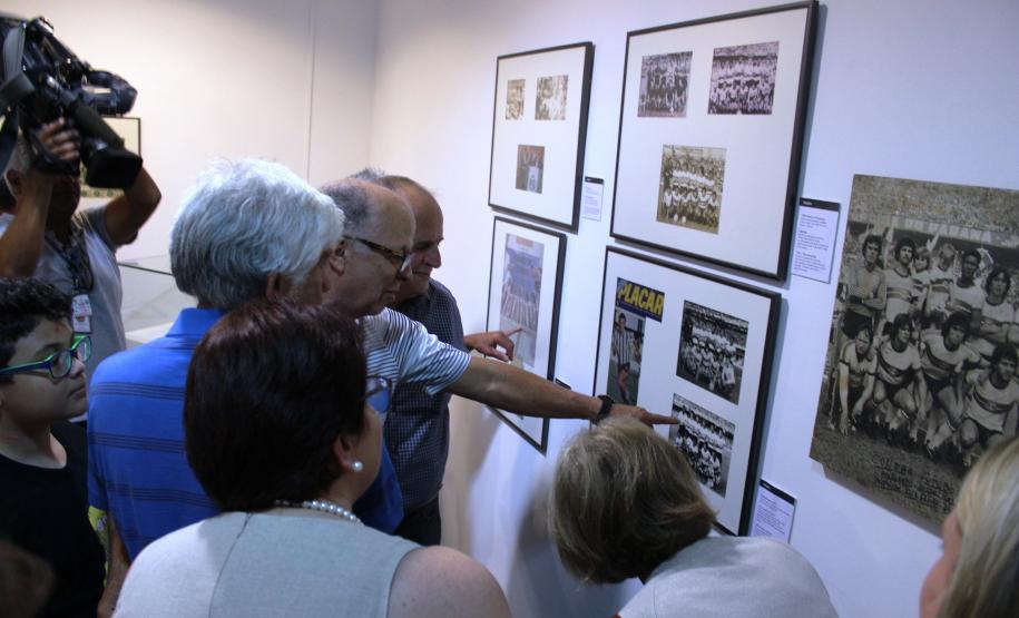 A reabertura do centro de memória foi marcada pela exposição “Os Craques da Bola”. Na ocasião, foram homenageados os ex-jogadores de futebol Aladim, Sicupira, Castro e Krüger, com fotos, documentos e objetos que marcaram a época em que os jogadores atuaram em clubes paranaenses.