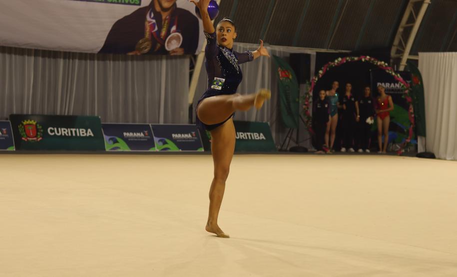Com suas performances impressionantes, Bárbara Domingos, a Babi, da ginástica rítmica, conquistou diversos títulos importantes nos últimos anos