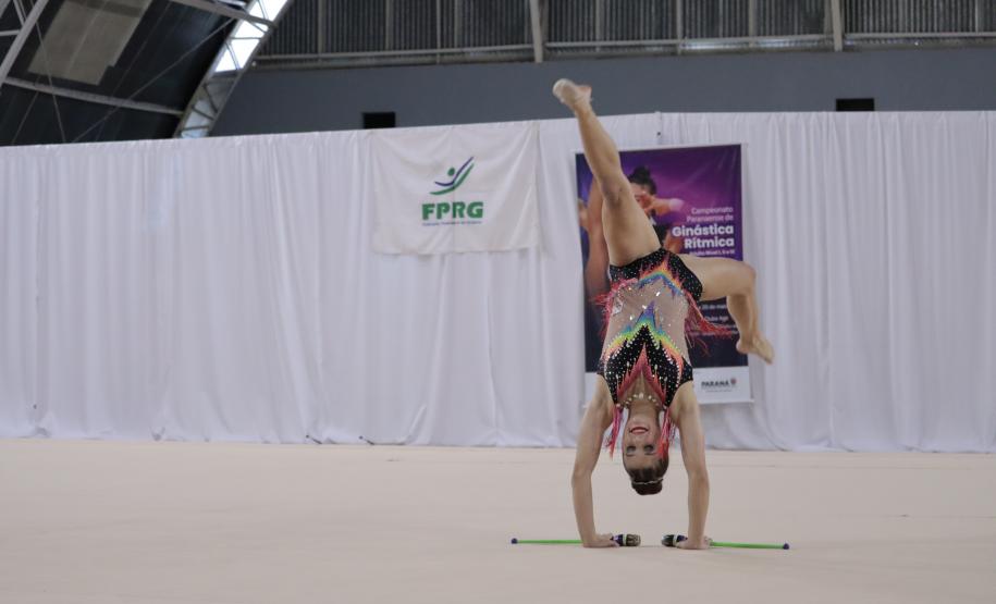 Com suas performances impressionantes, Bárbara Domingos, a Babi, da ginástica rítmica, conquistou diversos títulos importantes nos últimos anos