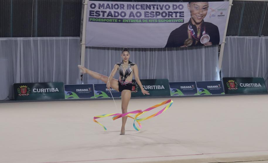 Com suas performances impressionantes, Bárbara Domingos, a Babi, da ginástica rítmica, conquistou diversos títulos importantes nos últimos anos