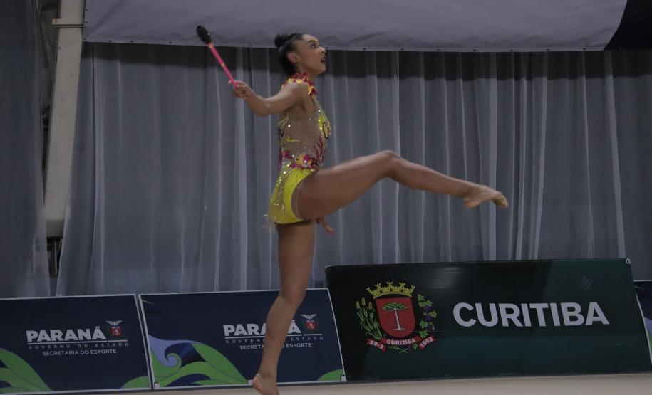 Paranaense Bárbara Domingos garante vaga inédita da ginástica rítmica nos Jogos Olímpicos