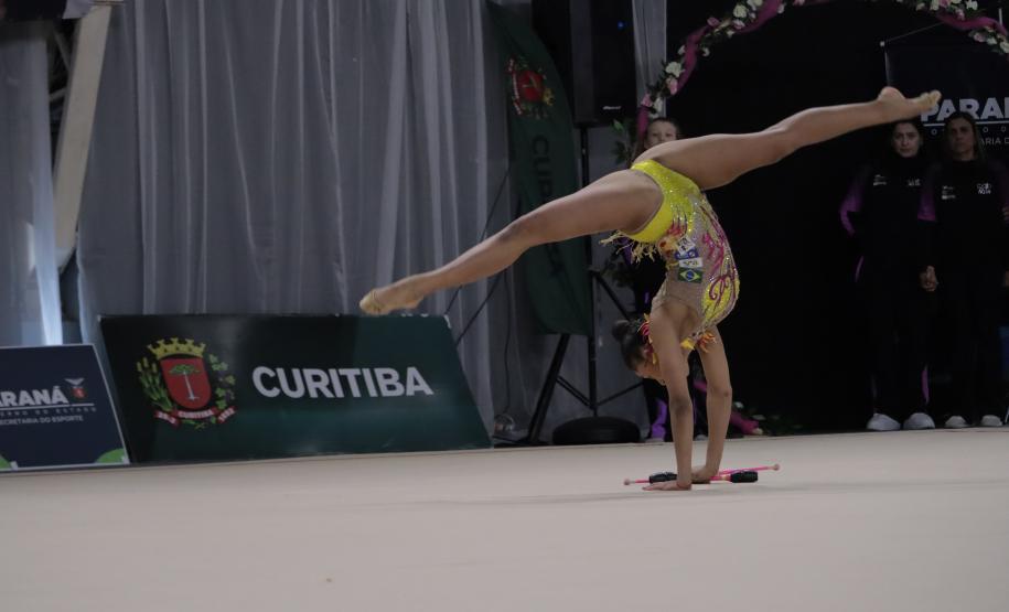 Com suas performances impressionantes, Bárbara Domingos, a Babi, da ginástica rítmica, conquistou diversos títulos importantes nos últimos anos