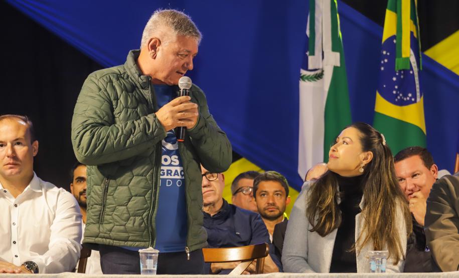 A convite do Secretário de Esporte, Helio Wirbiski, a primeira dama, Luciana Saito Massa, participou da abertura dos Jogos da Integração da Idoso.