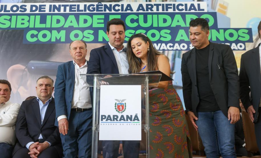 Estado entrega óculos com inteligência artificial para apoiar alunos cegos da rede estadual