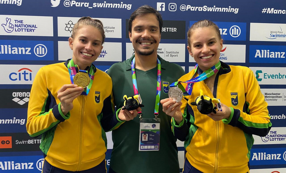 Gêmeas da natação paranaense: Débora e Beatriz Carneiro fazem dobradinha em Mundial Paralímpico