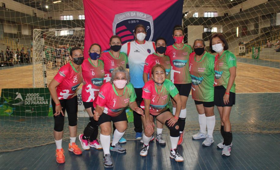 Competição realizada pelo Governo do Estado será em Foz do Iguaçu e reúne atletas entre 35 e 55 anos. Disputas acontecem até domingo (10), em cinco modalidades: basquetebol, voleibol, futsal, handebol e vôlei de praia.