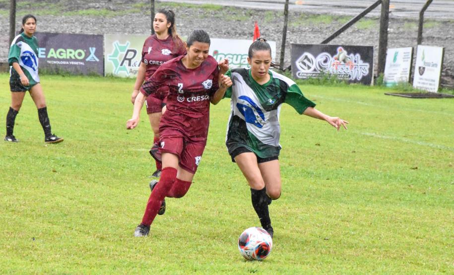 As disputas do torneio de futebol de campo escolar ocorrem em duas categorias: de 12 a 14 anos, 68 equipes, e de 15 a 17 anos, com 67 equipes, ambas no masculino e feminino. Os times que se classificarem nessa etapa avançam para a Fase Final, que será disputada em Dois Vizinhos entre 10 e 15 de outubro.