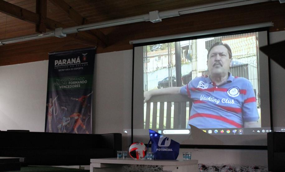 A iniciativa reuniu mais de 250 convidados, entre familiares, jogadores e fãs, para homenagear a brilhante trajetória do atleta nos gramados. Acervo do jogador está no Centro de Memória do Esporte Paranaense.