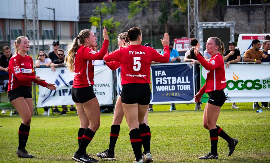 Resultados do final de semana do esporte.