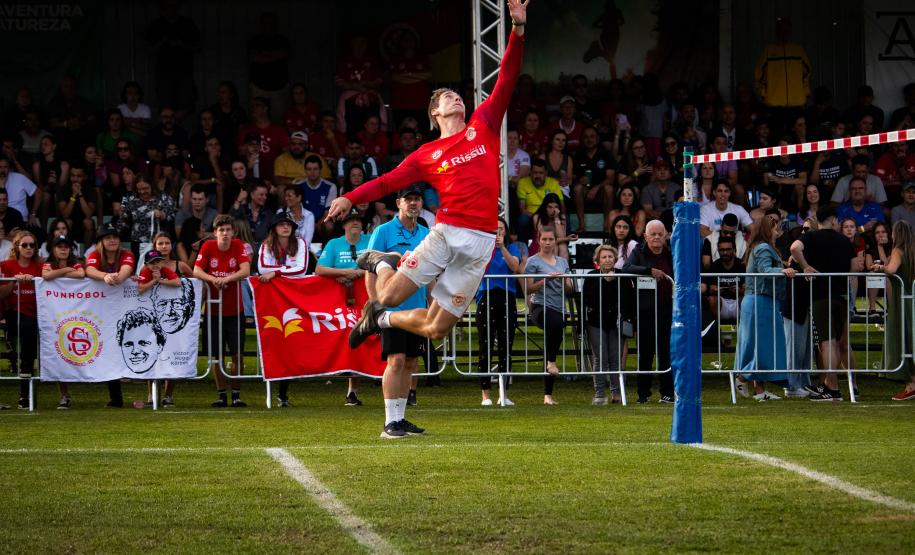 Resultados do final de semana do esporte.