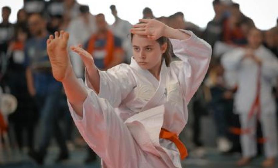 Paraná Combate reúne mais de 2,2 mil atletas de lutas em Cascavel