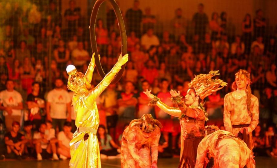Finais dos Jogos Escolares Bom de Bola, paranaense de cheerleading, brasileiro de canoagem slalom são alguns dos eventos que marcaram o feriado prolongado