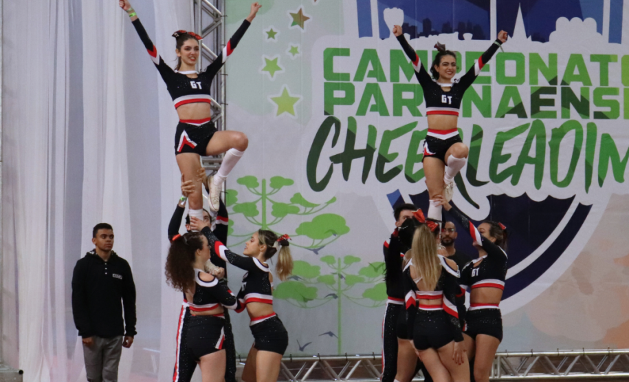 Finais dos Jogos Escolares Bom de Bola, paranaense de cheerleading, brasileiro de canoagem slalom são alguns dos eventos que marcaram o feriado prolongado