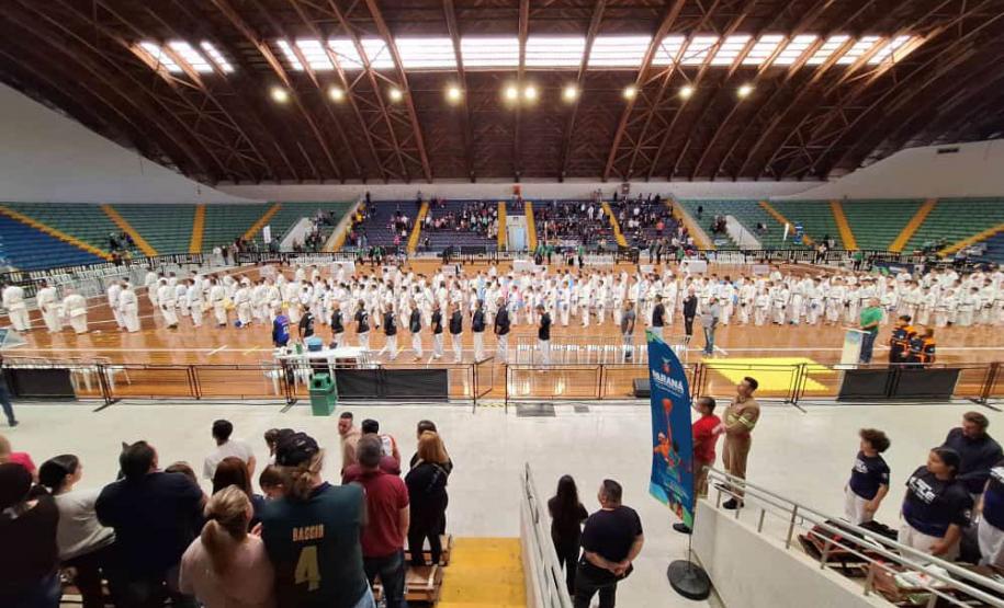 Resultados do final de semana do esporte.