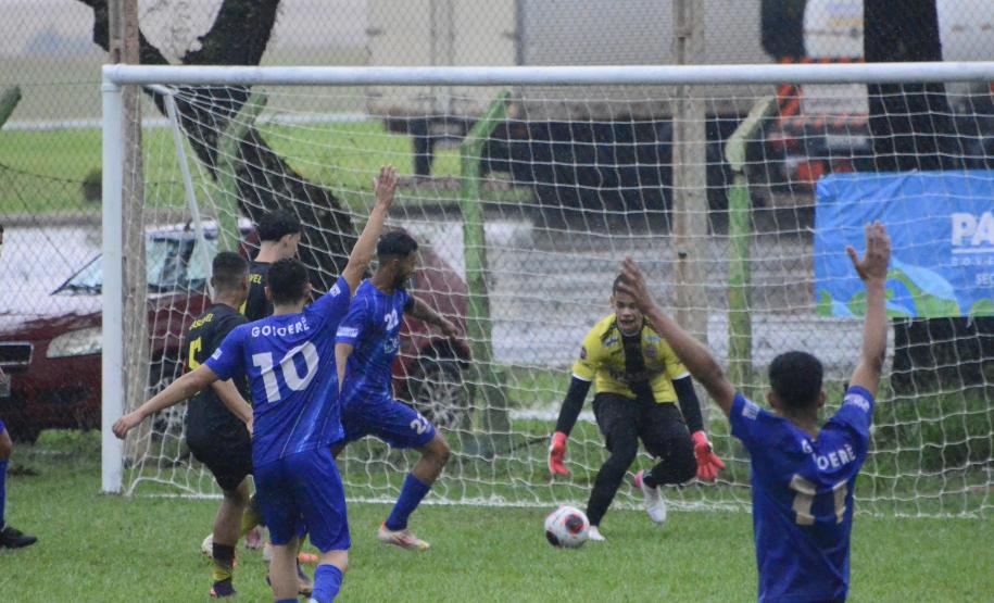 quipes de 32 municípios do Estado participaram das disputas que aconteceram entre os dias 6 e 8 de outubro. A semifinal, e também a grande final, serão disputadas de 27 a 29 de outubro, também em Campo Mourão. Desde o início da edição a competição reuniu neste ano 327 equipes de futebol de campo. Publicação