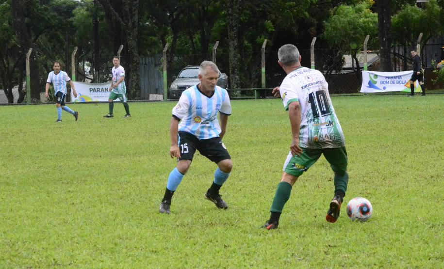 quipes de 32 municípios do Estado participaram das disputas que aconteceram entre os dias 6 e 8 de outubro. A semifinal, e também a grande final, serão disputadas de 27 a 29 de outubro, também em Campo Mourão. Desde o início da edição a competição reuniu neste ano 327 equipes de futebol de campo. Publicação