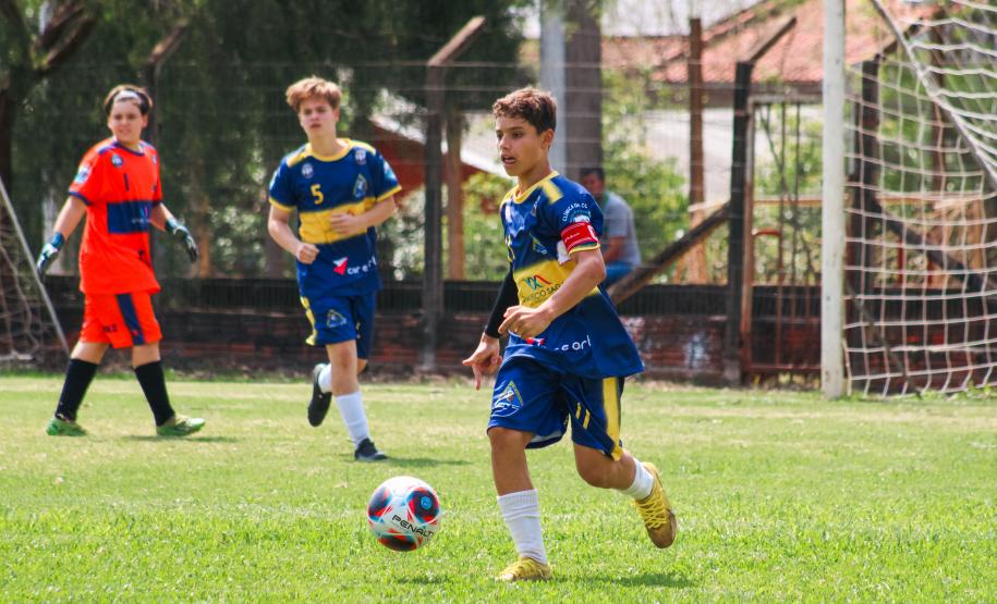 Finais dos Jogos Escolares Bom de Bola, paranaense de cheerleading, brasileiro de canoagem slalom são alguns dos eventos que marcaram o feriado prolongado