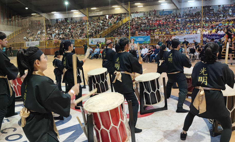 quipes de 32 municípios do Estado participaram das disputas que aconteceram entre os dias 6 e 8 de outubro. A semifinal, e também a grande final, serão disputadas de 27 a 29 de outubro, também em Campo Mourão. Desde o início da edição a competição reuniu neste ano 327 equipes de futebol de campo. Publicação
