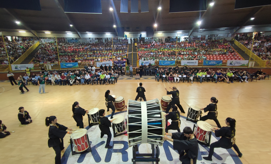 quipes de 32 municípios do Estado participaram das disputas que aconteceram entre os dias 6 e 8 de outubro. A semifinal, e também a grande final, serão disputadas de 27 a 29 de outubro, também em Campo Mourão. Desde o início da edição a competição reuniu neste ano 327 equipes de futebol de campo. Publicação