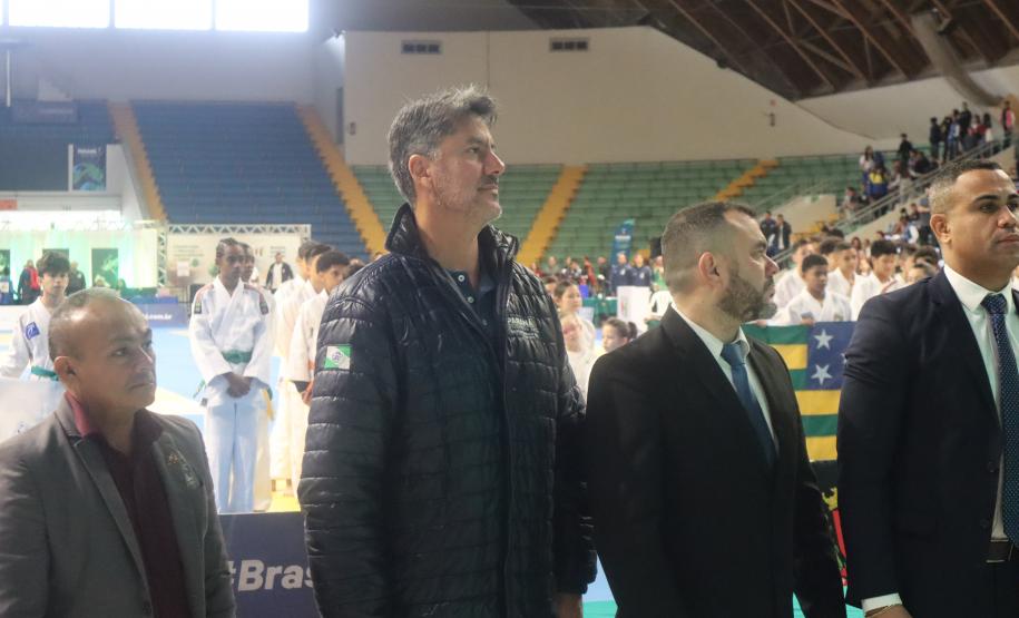 O Campeonato Brasileiro de Judô (CBJ) levou mais de mil pessoas ao Ginásio de Esportes do Tarumã, em Curitiba, neste fim de semana, para acompanhar lutas femininas e masculinas de atletas de 13 a 15 anos, de todos os estados