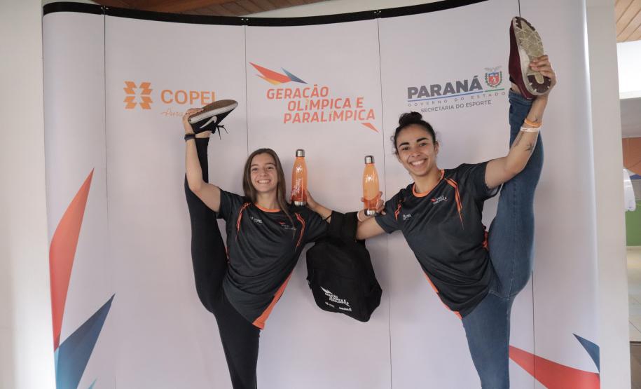 Kits são entregues para bolsistas do programa Geração Olímpica e Paralímpica.