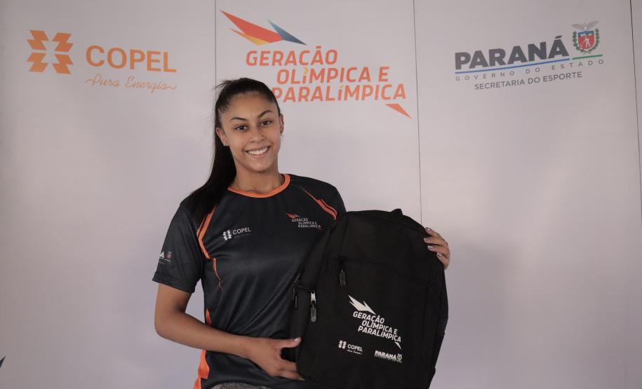 Kits são entregues para bolsistas do programa Geração Olímpica e Paralímpica.