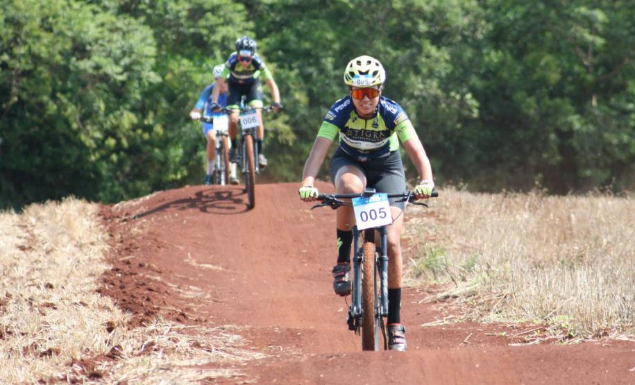 Resultados do final de semana do esporte.