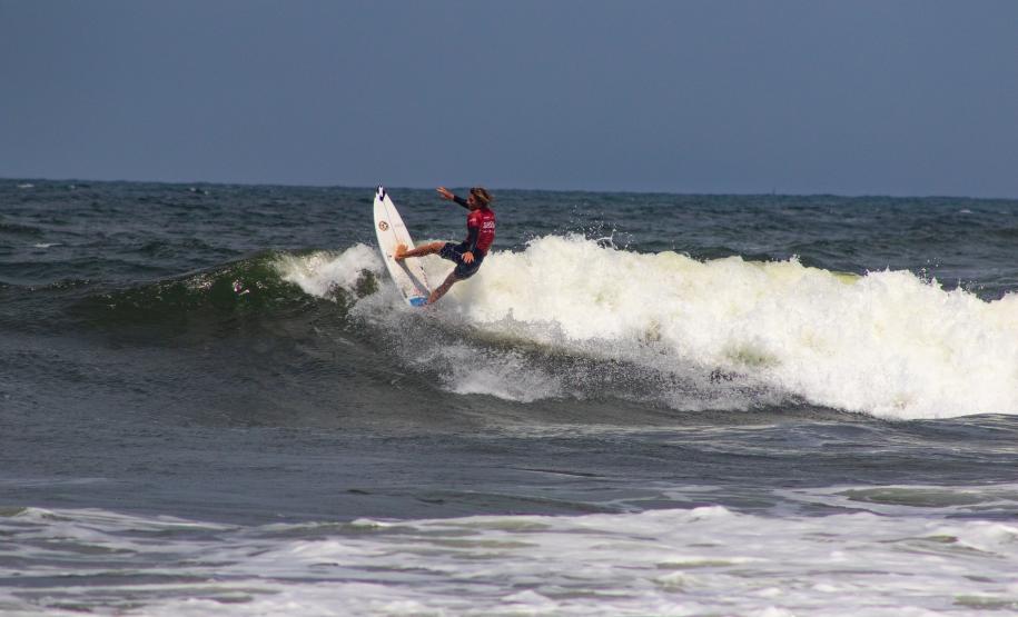O Pico de Matinhos, no litoral paranaense, recebeu, entre os dias 6 e 12 de novembro, a quarta etapa do Circuito CBSurf Taça Brasil.