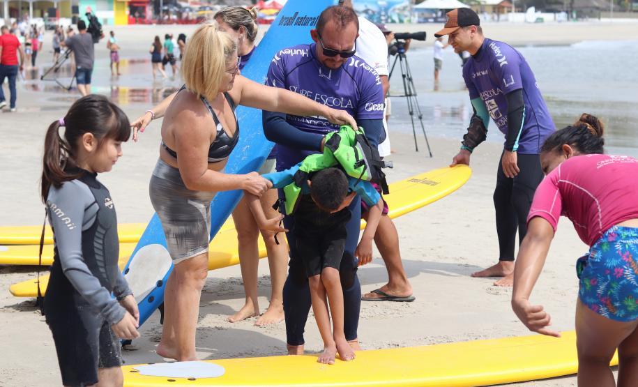 O Pico de Matinhos, no litoral paranaense, recebeu, entre os dias 6 e 12 de novembro, a quarta etapa do Circuito CBSurf Taça Brasil.