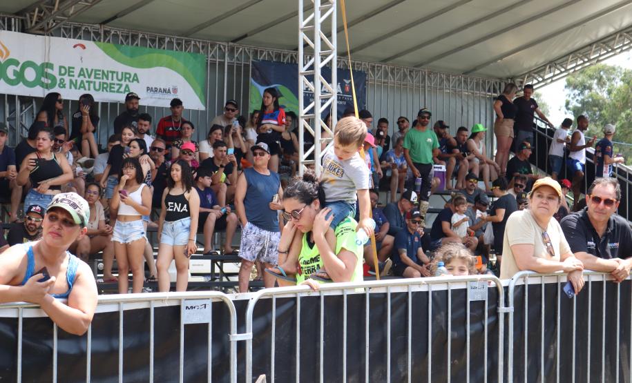 O Pico de Matinhos, no litoral paranaense, recebeu, entre os dias 6 e 12 de novembro, a quarta etapa do Circuito CBSurf Taça Brasil.