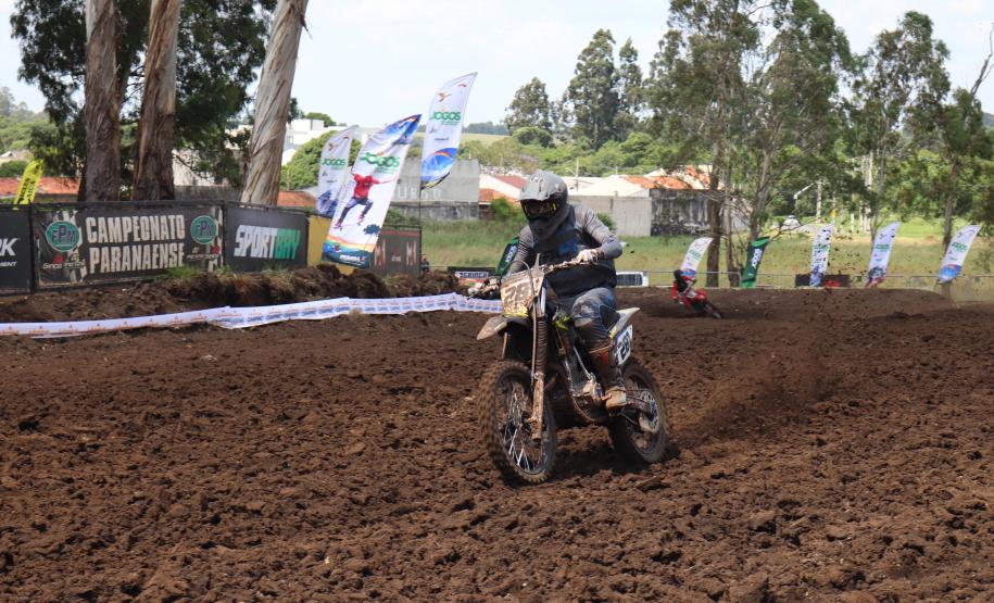 O Pico de Matinhos, no litoral paranaense, recebeu, entre os dias 6 e 12 de novembro, a quarta etapa do Circuito CBSurf Taça Brasil.