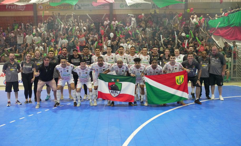 TV Paraná Turismo transmite decisões feminina e masculina da Série Ouro de Futsal