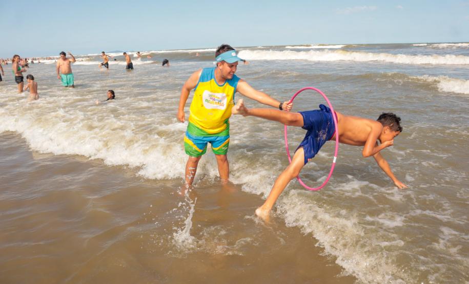 Com 1,7 milhão de atendimentos, ações de esporte animaram a temporada de verão Foto: Secretaria de Estado do Esporte Com 1,7 milhão de atendimentos, ações de esporte animaram a temporada de verão Foto: Secretaria de Estado do Esporte Com 1,7 milhão de atendimentos, ações de esporte animaram a temporada de verão Foto: Secretaria de Estado do Esporte Com 1,7 milhão de atendimentos, ações de esporte animaram a temporada de verão Foto: Secretaria de Estado do Esporte Com 1,7 milhão de atendimentos, ações de esp