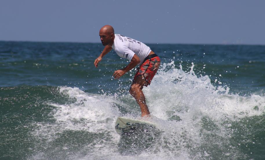 Circuito de Surf Amador e Torneio de Caiaque reuniram fãs do esporte no Litoral