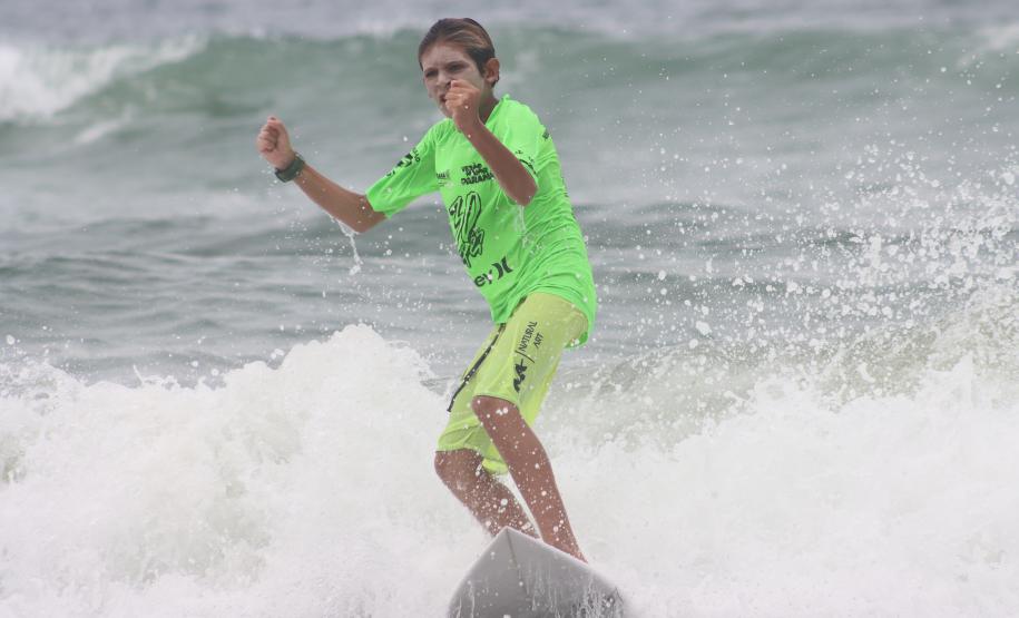 Circuito de Surf Amador e Torneio de Caiaque reuniram fãs do esporte no Litoral