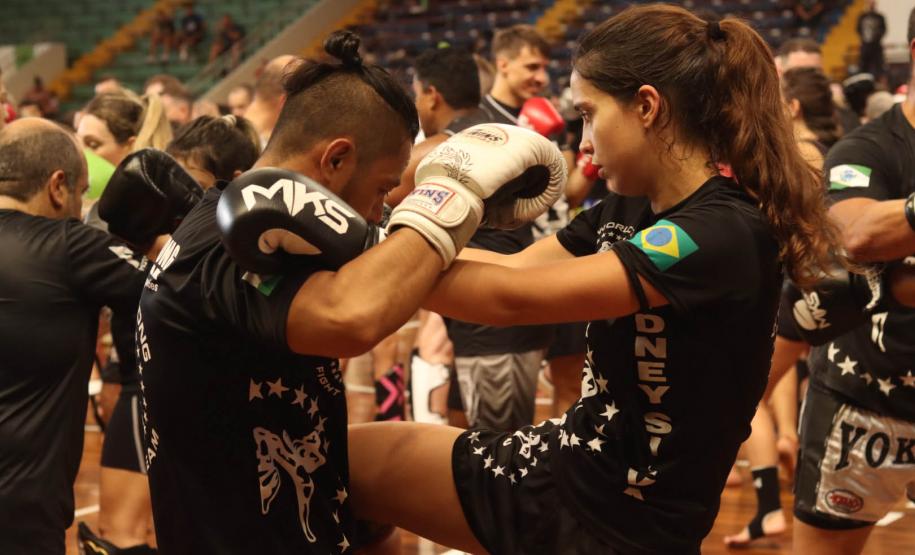 Aquecimento do Paraná Combate: Complexo Tarumã recebe aulão de Muay Thai