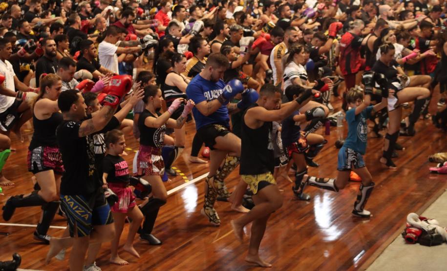 Aquecimento do Paraná Combate: Complexo Tarumã recebe aulão de Muay Thai