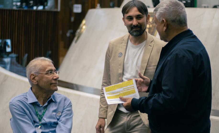 Atletas do paradesporto são homenageados na Assembleia Legislativa do Paraná