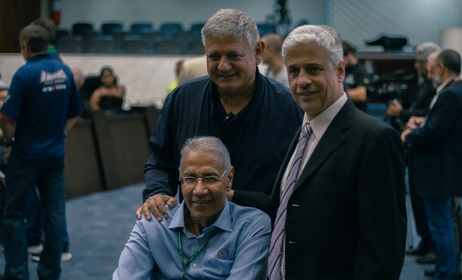 Atletas do paradesporto são homenageados na Assembleia Legislativa do Paraná