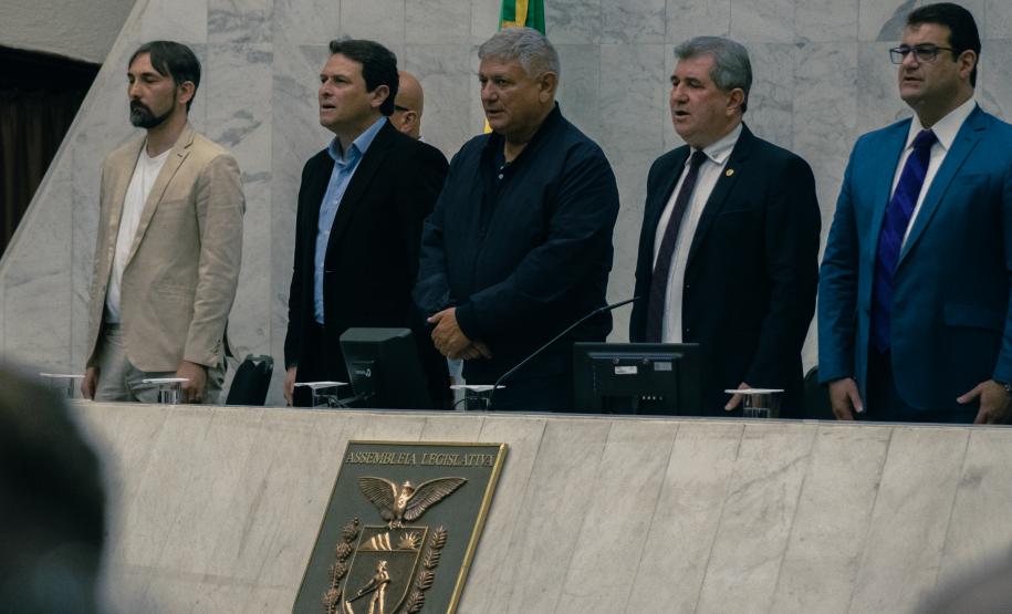 Atletas do paradesporto são homenageados na Assembleia Legislativa do Paraná
