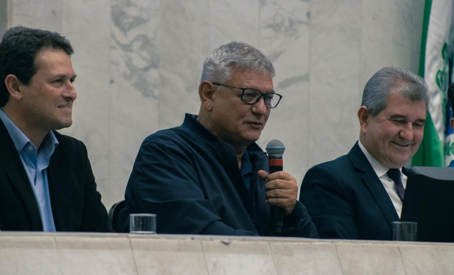 Atletas do paradesporto são homenageados na Assembleia Legislativa do Paraná