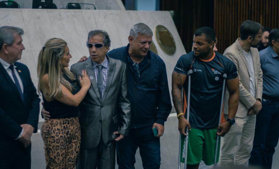 Atletas do paradesporto são homenageados na Assembleia Legislativa do Paraná