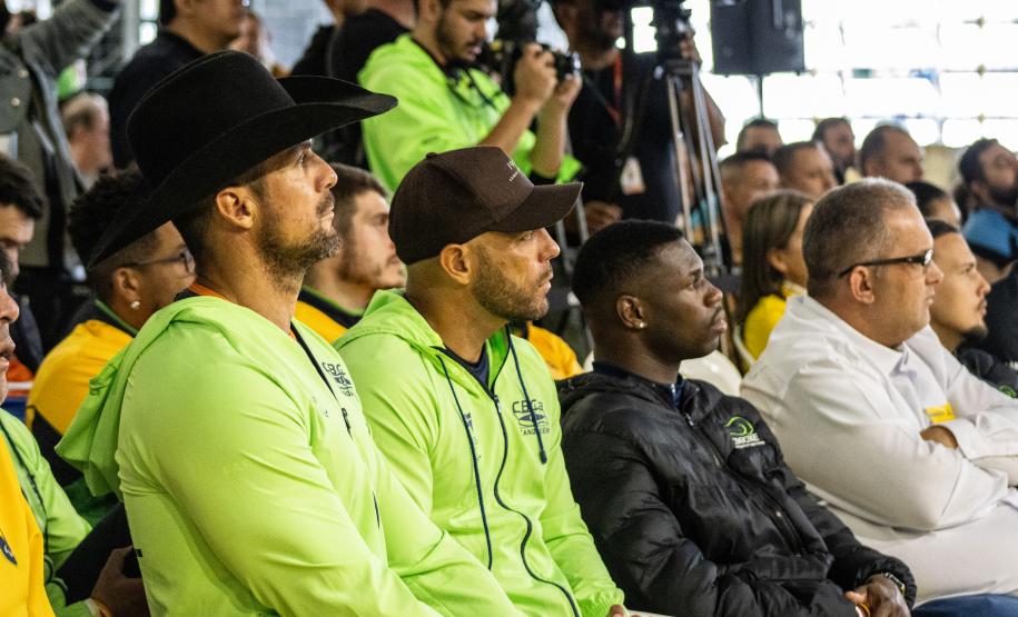 Pelo menos 30 atletas e treinadores que embarcam para Paris, na França, nas próximas semanas receberam o apoio financeiro do Governo do Paraná com bolsas do Programa Geração Olímpica e Paralímpica.