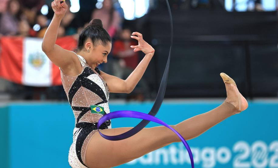 Paranaense Bárbara Domingos leva o bi no Pan-Americano de ginástica rítmica