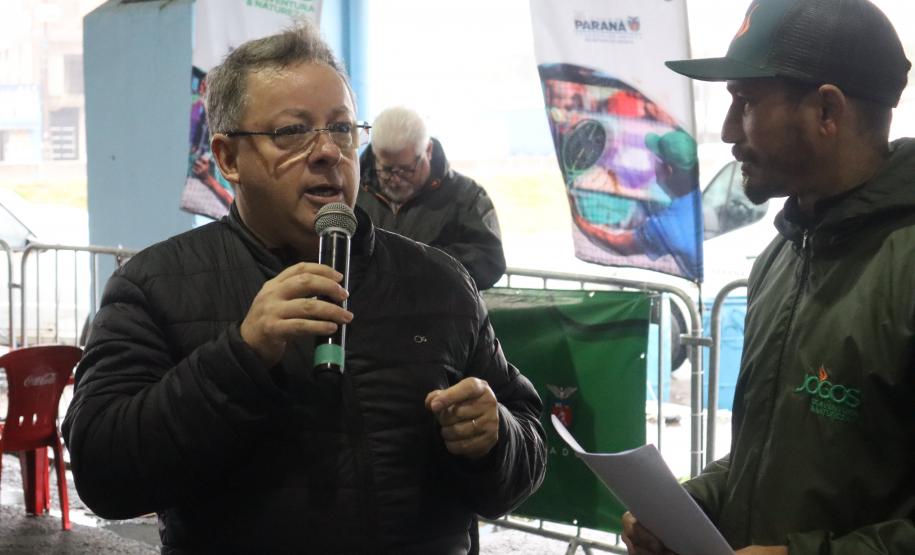 Corrida de Garçons reúne 45 profissionais e leva animação a Matinhos, no Litoral