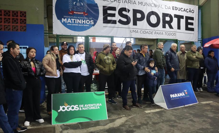 Corrida de Garçons reúne 45 profissionais e leva animação a Matinhos, no Litoral
