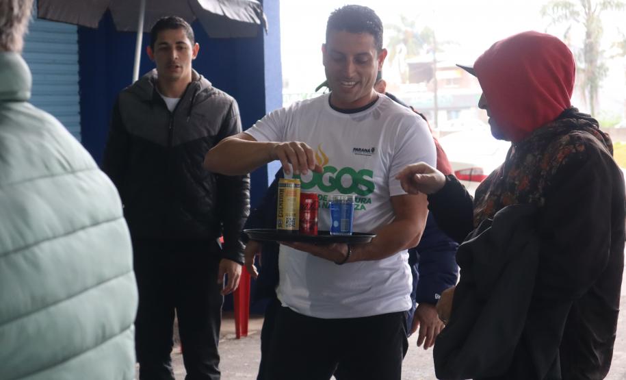 Corrida de Garçons reúne 45 profissionais e leva animação a Matinhos, no Litoral